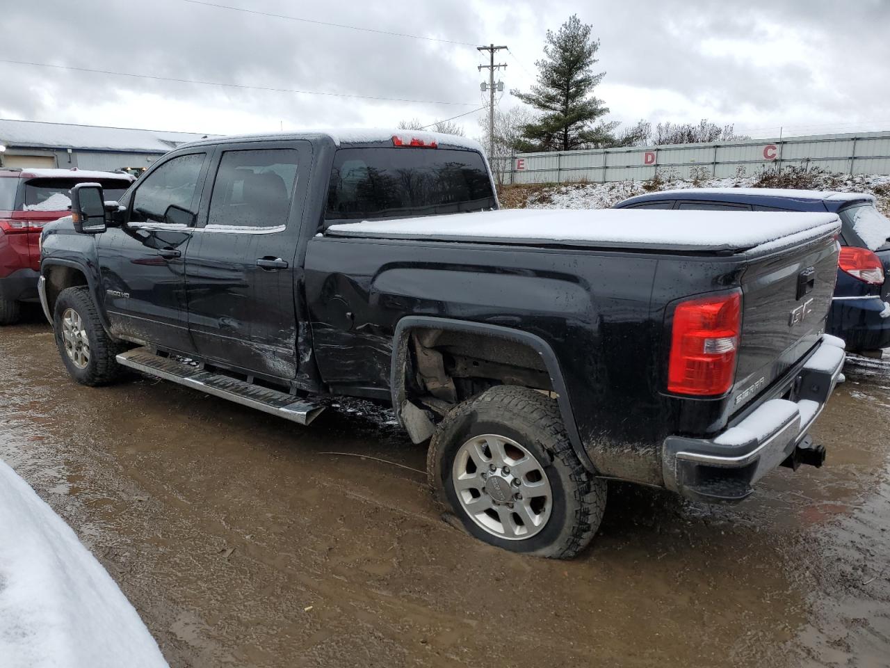 Image 2 of 2015 GMC SIERRA K2500 SLE 2015 with VIN 1GT12YEG7FF643647