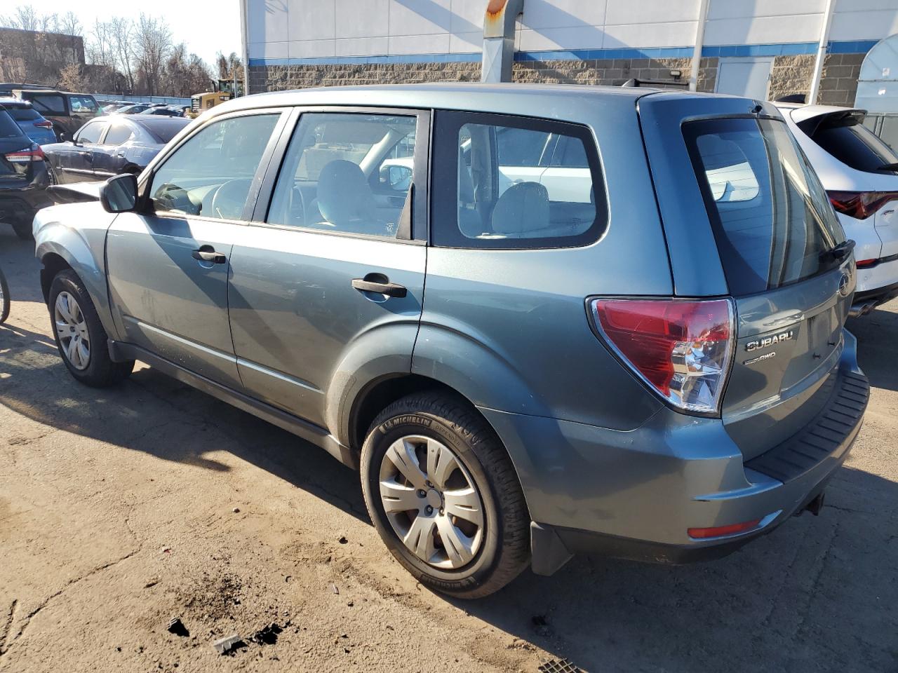 Obraz 2 z 2010 SUBARU FORESTER 2.5X 2010 z VIN JF2SH6ACXAH756095