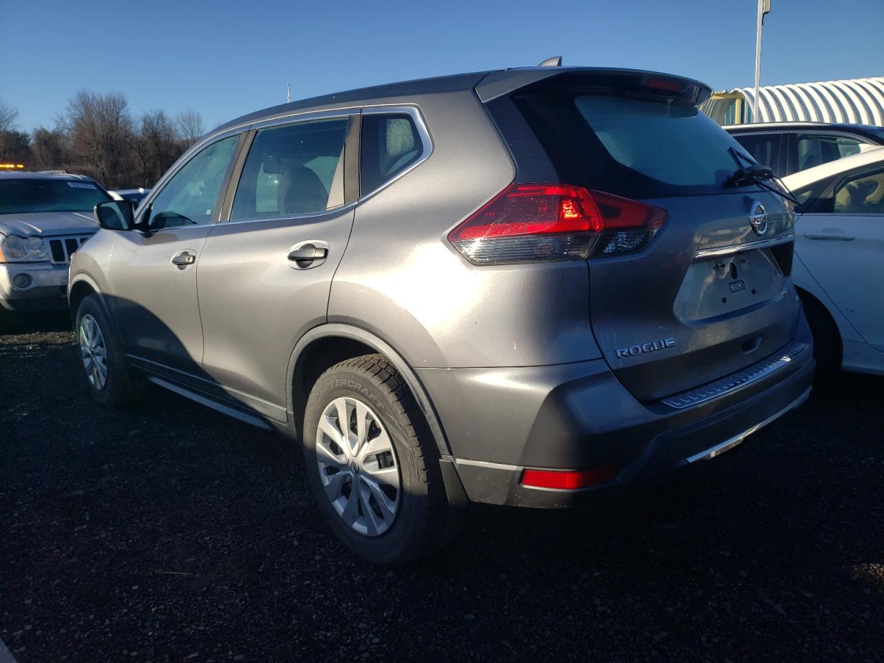 Image 2 of 2018 NISSAN ROGUE S 2018 with VIN KNMAT2MV5JP542278