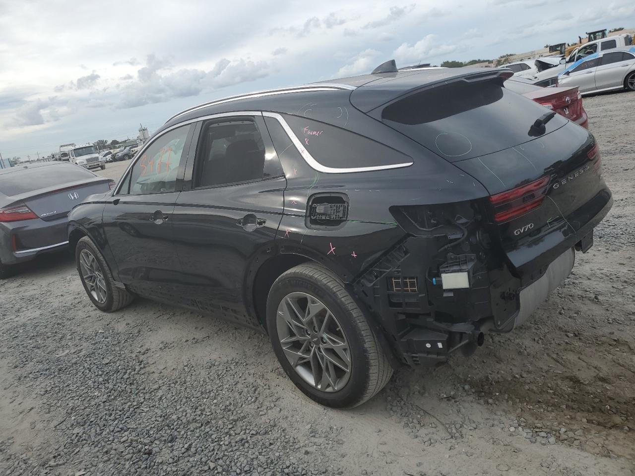 Изображение 2 2022 GENESIS GV70 BASE 2022 с VIN KMUMADTB2NU060524