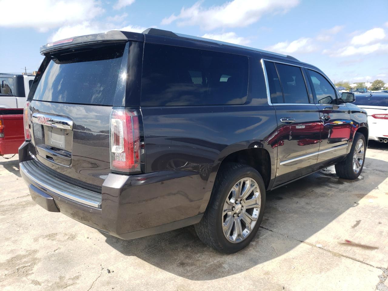 Obraz 3 z 2016 GMC YUKON XL DENALI 2016 z VIN 1GKS2HKJ8GR474182