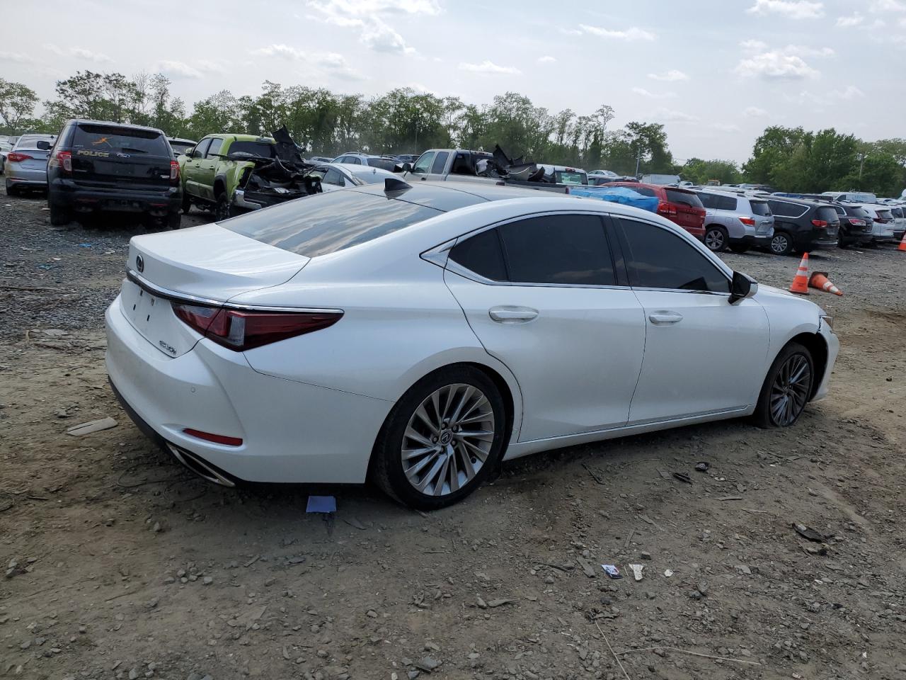 Image 3 of 2019 LEXUS ES 350 2019 with VIN 58ABZ1B16KU004239