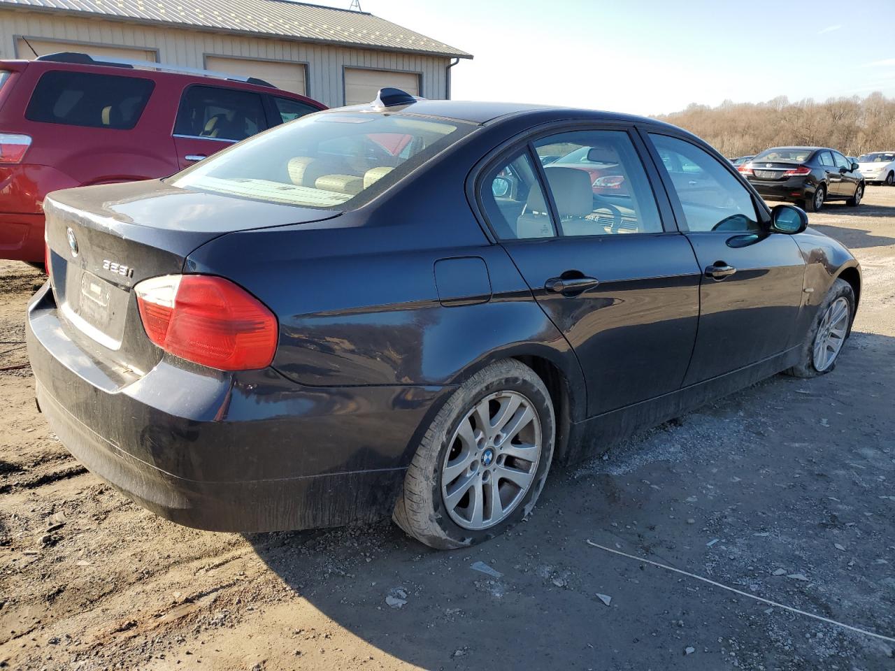 Image 3 of 2007 BMW 328 I 2007 with VIN WBAVA335X7PV67567