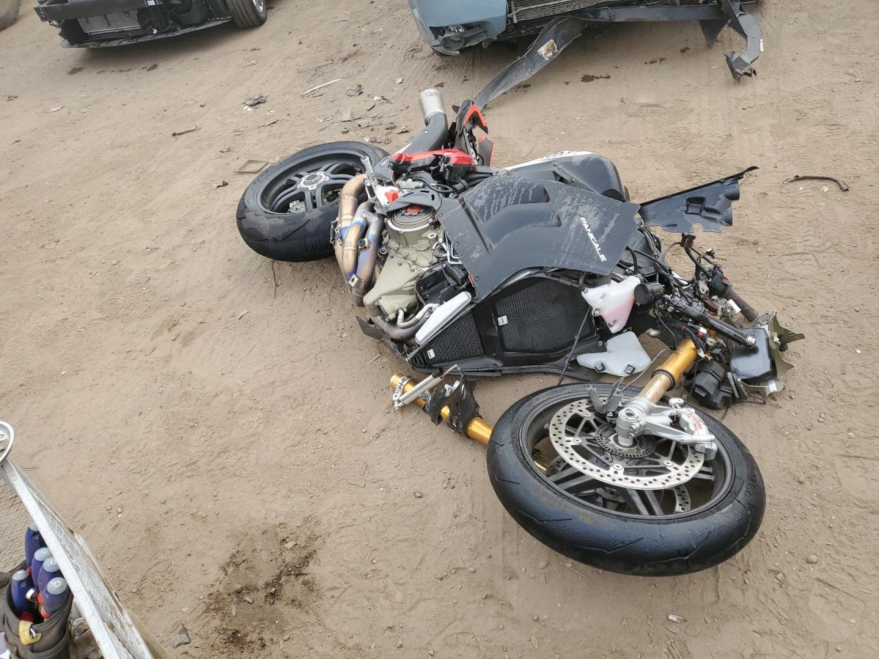 Image 1 of 2023 DUCATI PANIGALE V4S 2023 with VIN ZDMDAGWW1PB004046