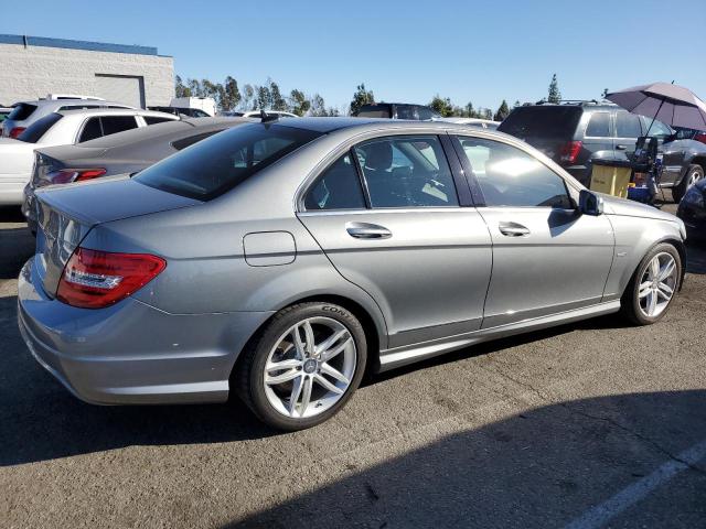 Obraz 3 z 2012 MERCEDES-BENZ C 250 2012 z VIN WDDGF4HB6CR222073