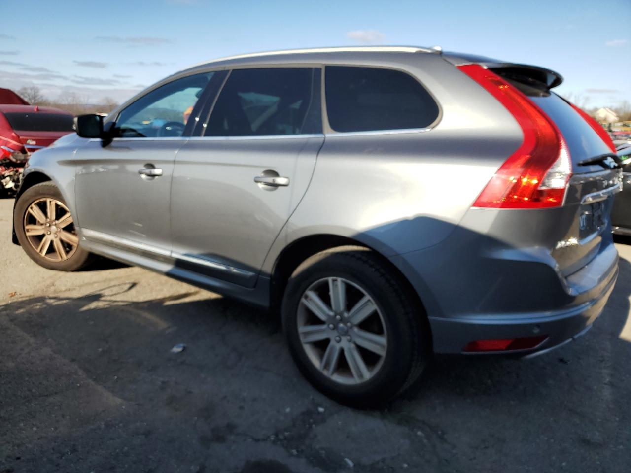 Изображение 2 2017 VOLVO XC60 T5 INSCRIPTION 2017 с VIN YV440MRU5H2064322
