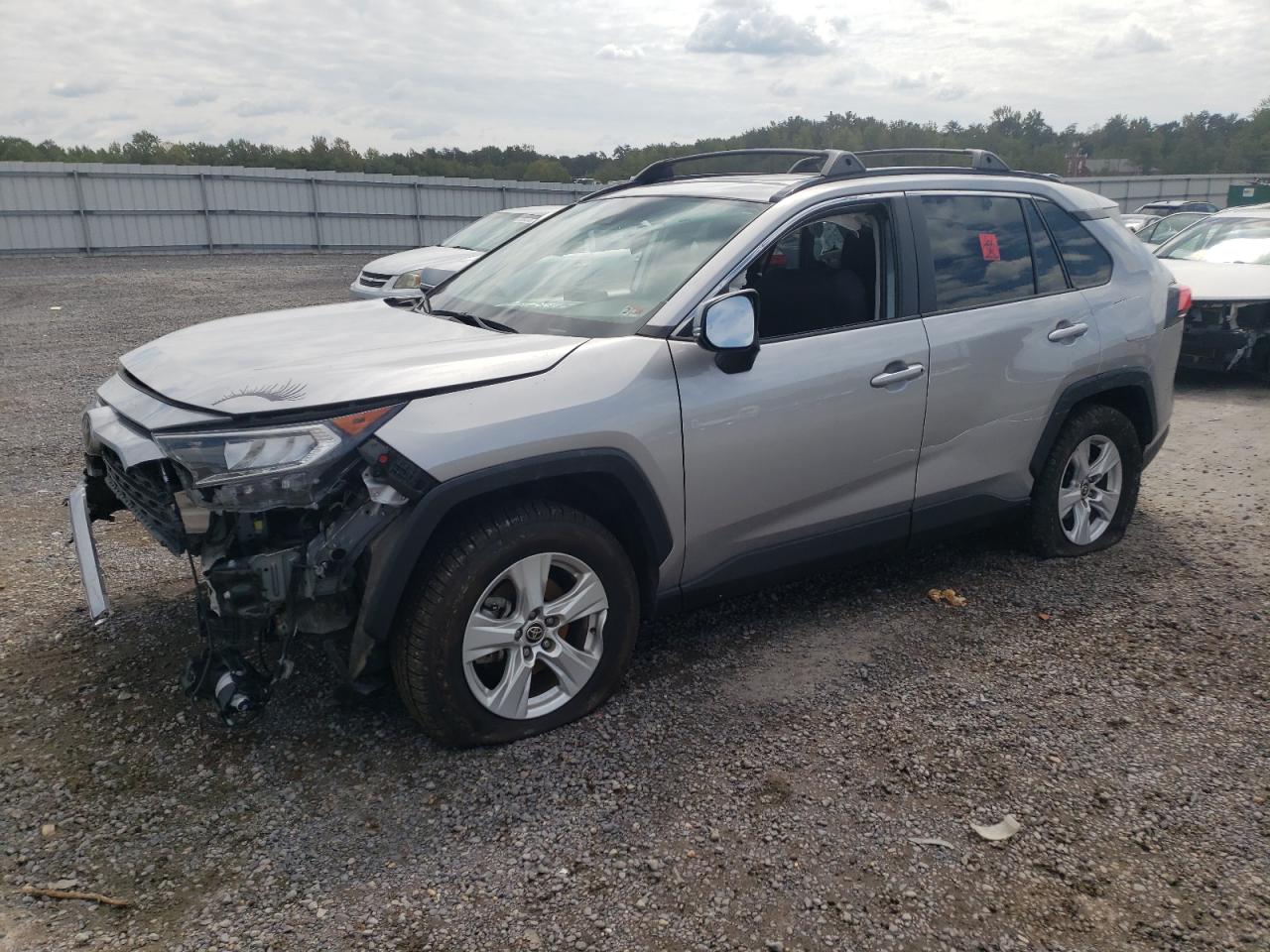 Изображение 1 2021 TOYOTA RAV4 XLE 2021 с VIN 2T3P1RFV5MC218974