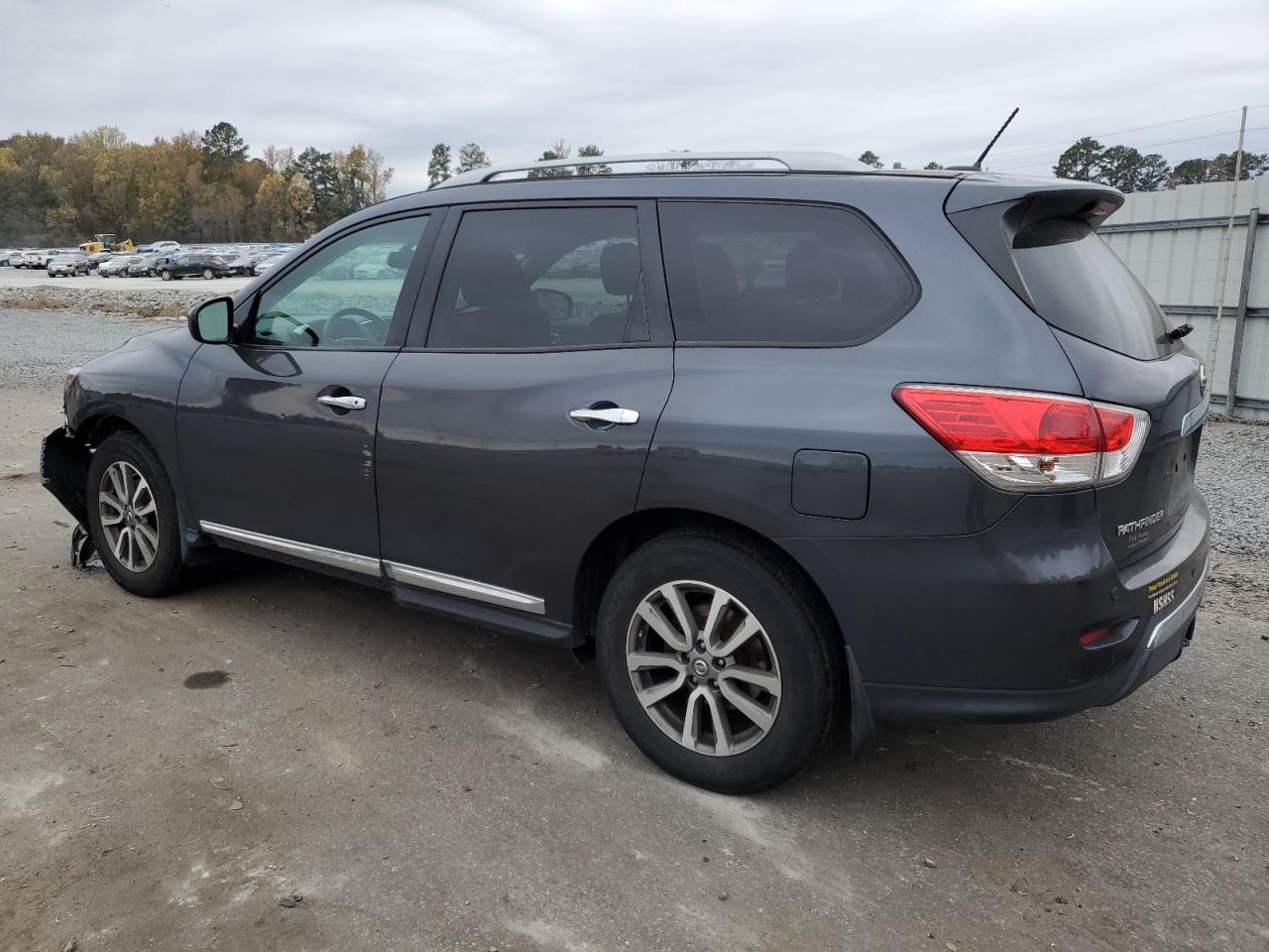 Image 2 of 2014 NISSAN PATHFINDER S 2014 with VIN 5N1AR2MM1EC604161
