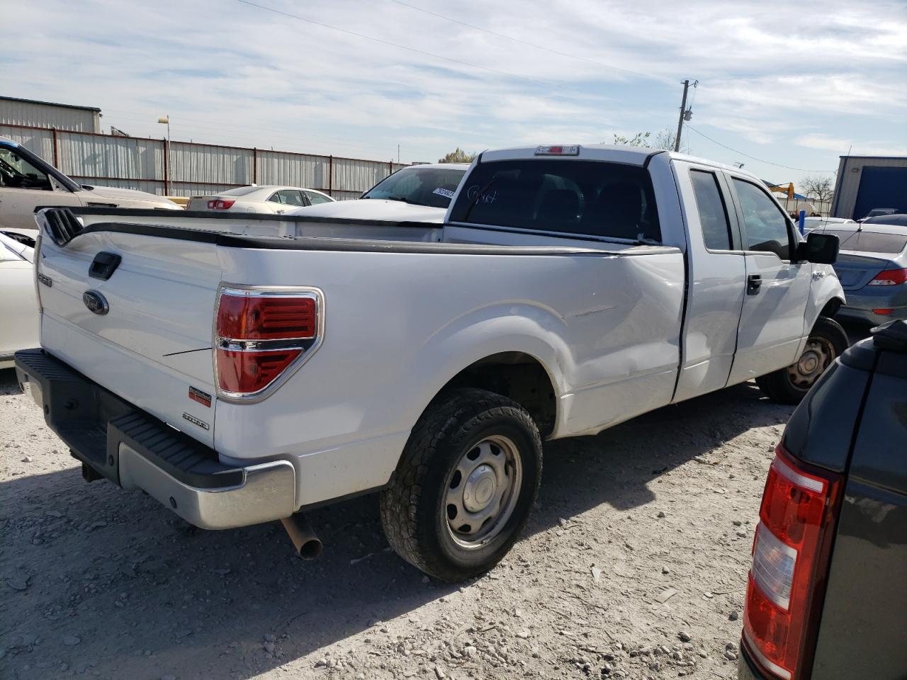 Image 3 of 2014 FORD F150 SUPER CAB 2014 with VIN 1FTFX1CF6EKG22285