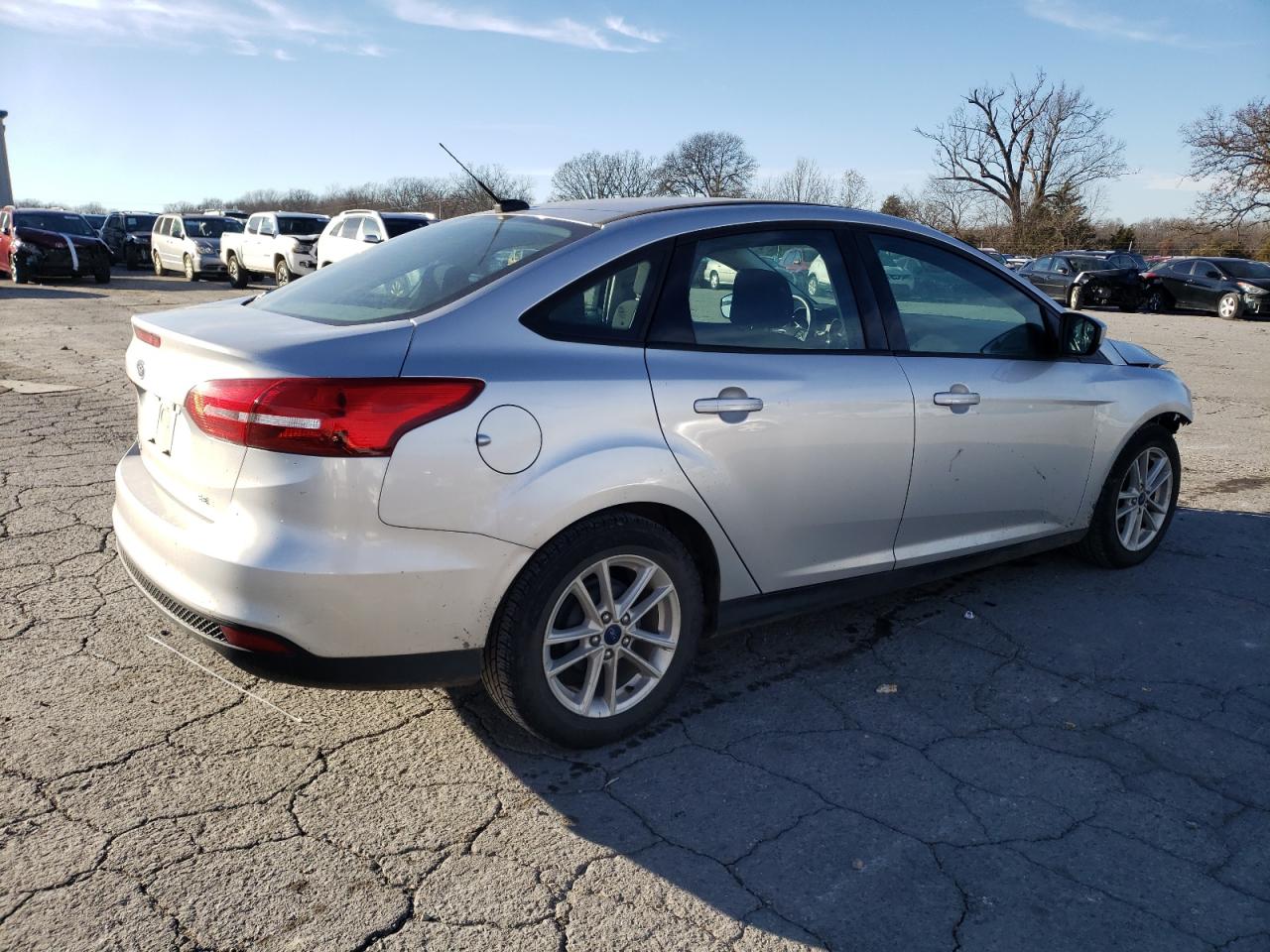 Obraz 3 z 2018 FORD FOCUS SE 2018 z VIN 1FADP3F23JL204627