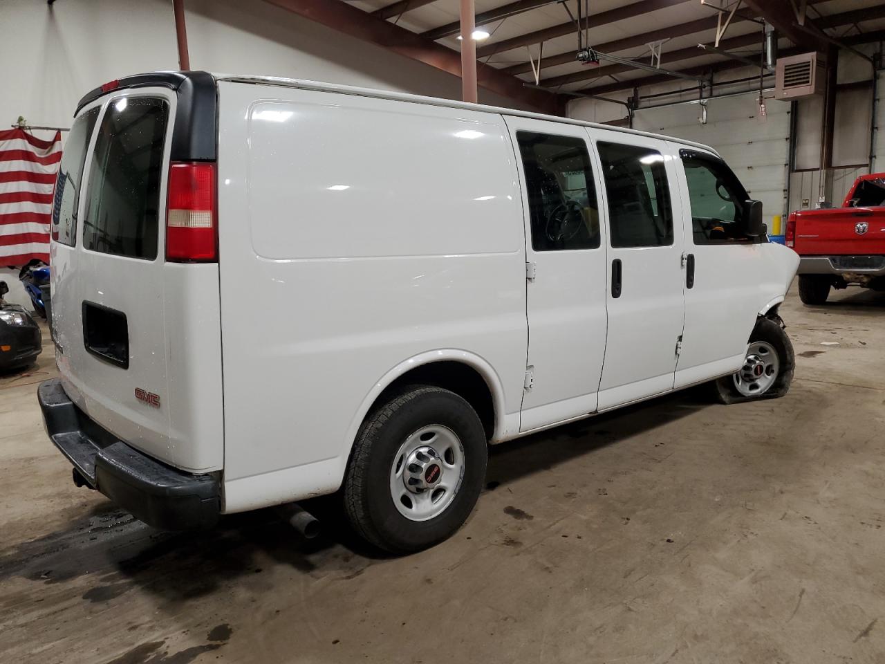 Image 3 of 2010 GMC SAVANA G2500 2010 with VIN 1GTZGFBG2A1114268