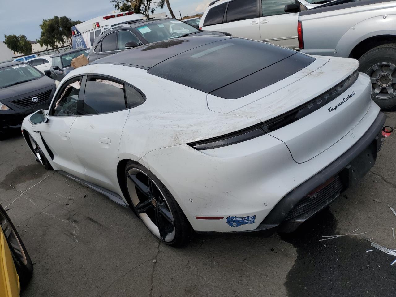 Obraz 2 z 2020 PORSCHE TAYCAN TURBO 2020 z VIN WP0AC2Y1XLSA70167