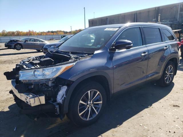 Image 1 of 2019 TOYOTA HIGHLANDER SE 2019 with VIN 5TDJZRFH3KS729069