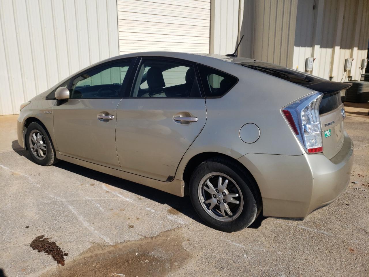 Image 2 of 2010 TOYOTA PRIUS  2010 with VIN JTDKN3DU8A0135494