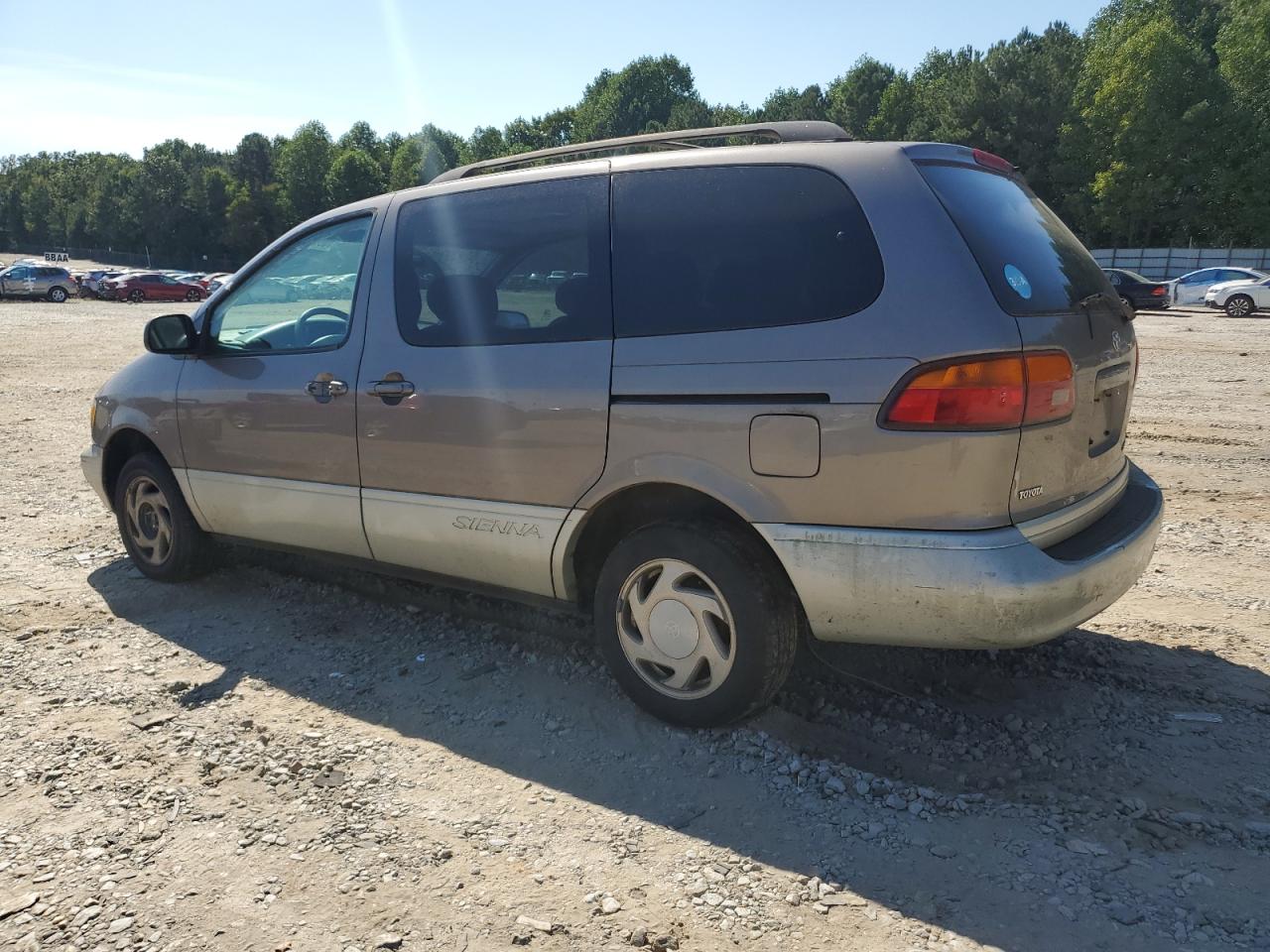 Image 2 of 1998 TOYOTA SIENNA LE 1998 with VIN 4T3ZF13C3WU046895