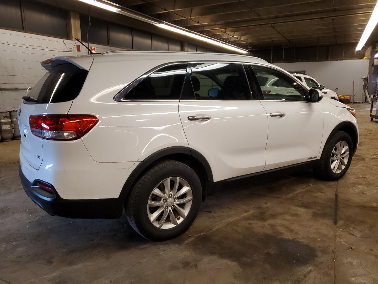 Image 3 of 2016 KIA SORENTO LX 2016 with VIN 5XYPGDA54GG159393