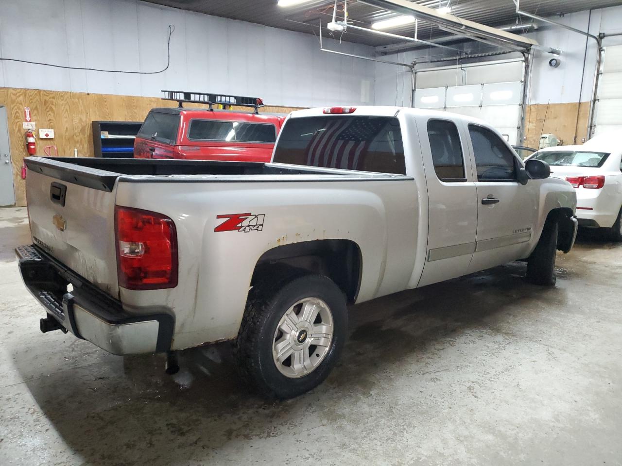 Изображение 3 2013 CHEVROLET SILVERADO K1500 LT 2013 с VIN 1GCRKSE76DZ200238