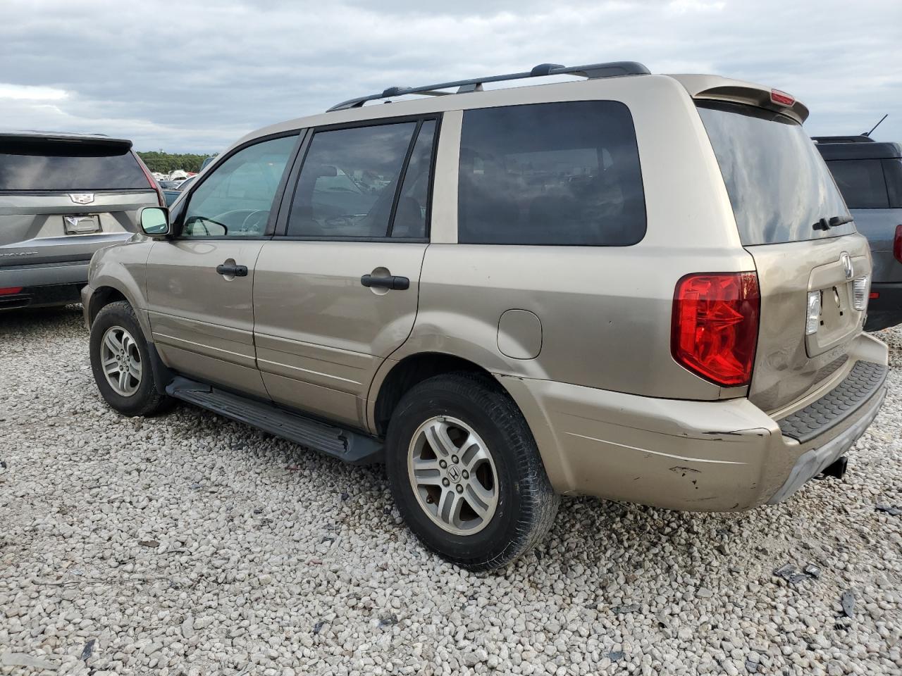 Image 2 of 2005 HONDA PILOT EXL 2005 with VIN 5FNYF18585B019833