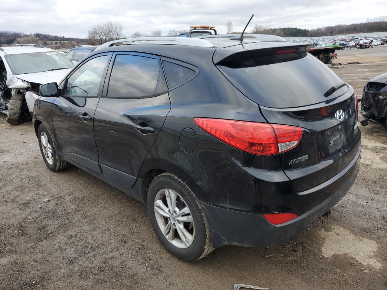 Image 2 of 2011 HYUNDAI TUCSON GLS 2011 with VIN KM8JU3ACXBU171039