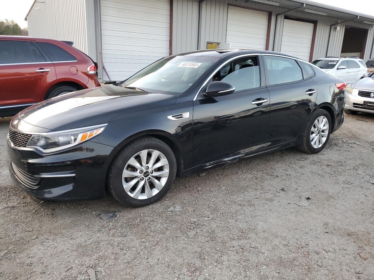Obraz 1 z 2017 KIA OPTIMA LX 2017 z VIN 5XXGT4L3XHG128341