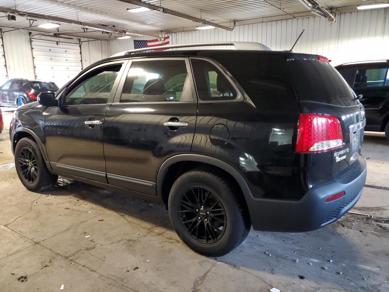 Obraz 2 z 2011 KIA SORENTO BASE 2011 z VIN 5XYKT4A17BG186664