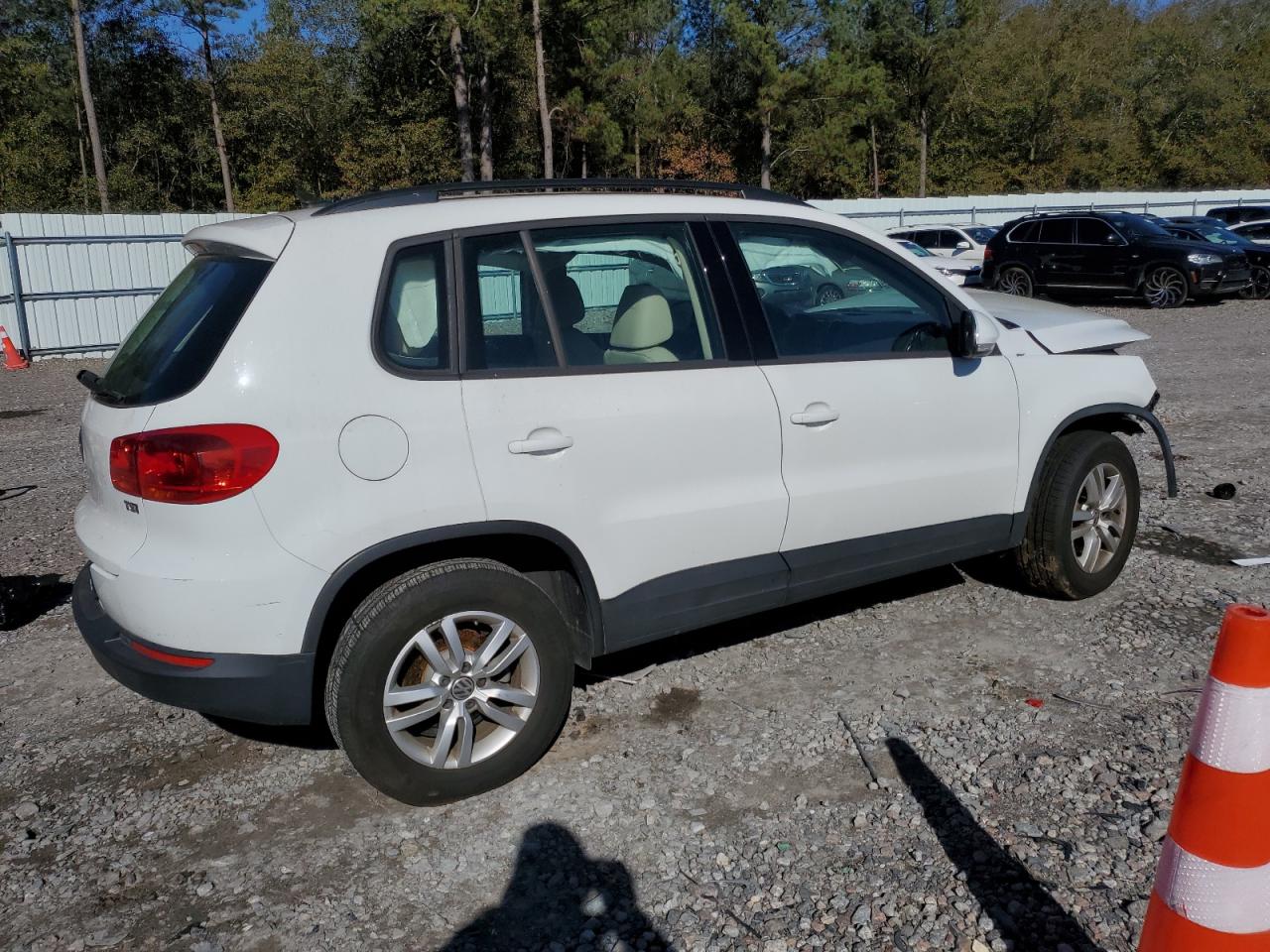 Image 3 of 2017 VOLKSWAGEN TIGUAN S 2017 with VIN WVGAV7AX7HK001863