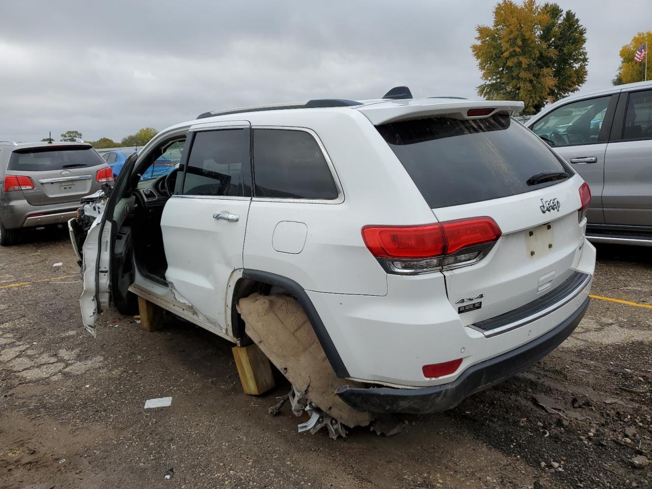 Image 2 of 2015 JEEP GRAND CHEROKEE LIMITED 2015 with VIN 1C4RJFBG2FC653227