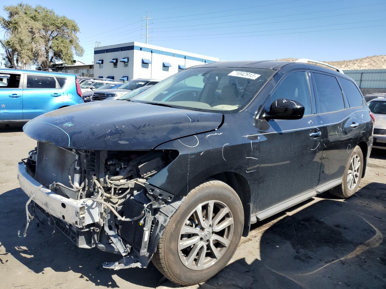 Image 1 of 2015 NISSAN PATHFINDER S 2015 with VIN 5N1AR2MN4FC708279