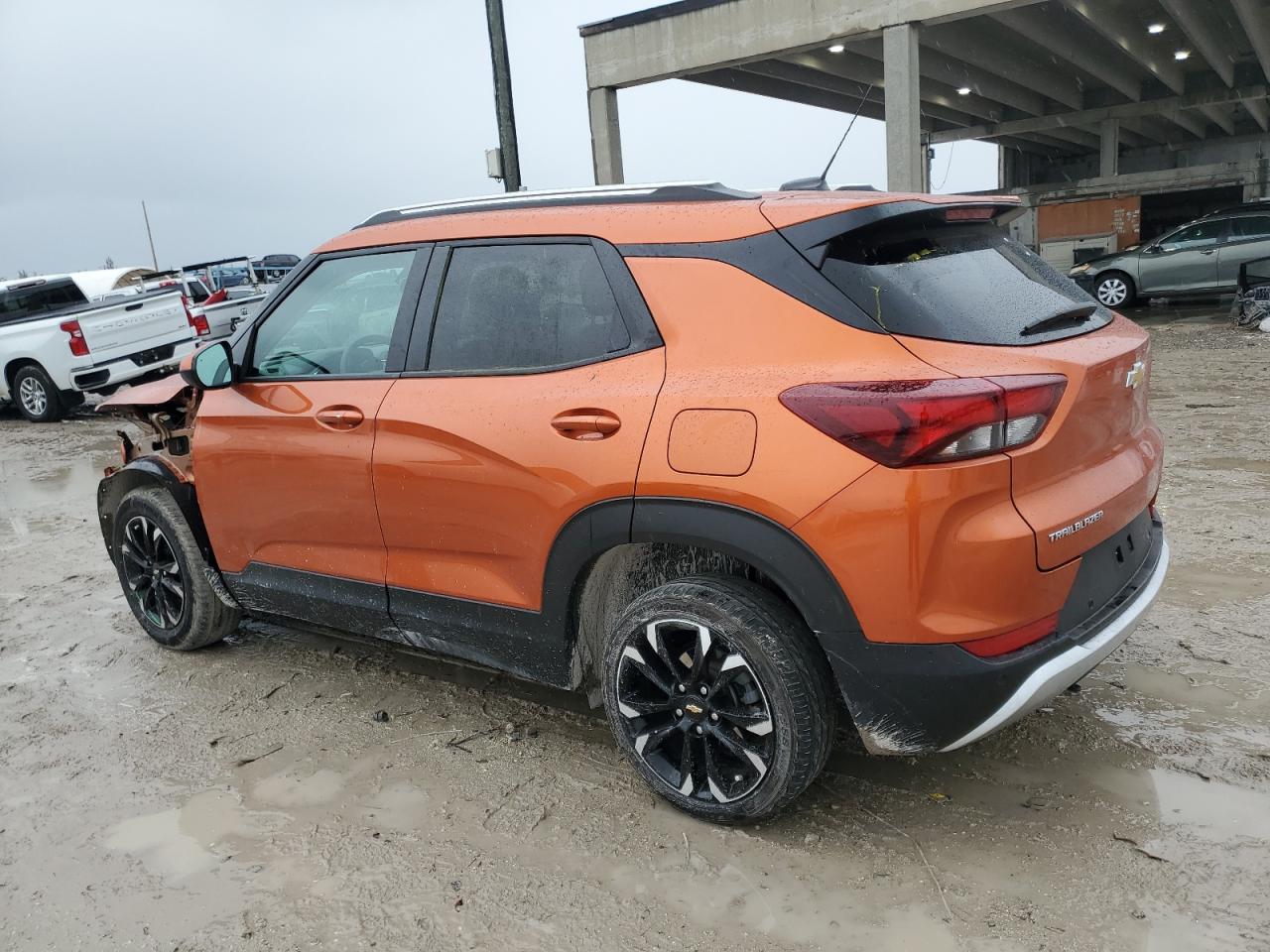 Image 2 of 2022 CHEVROLET TRAILBLAZER LT 2022 with VIN KL79MPSLXNB108212