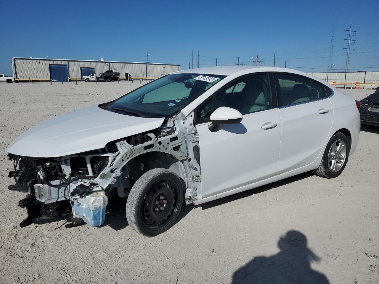 Obraz 1 z 2017 CHEVROLET CRUZE LT 2017 z VIN 1G1BE5SM1H7138598