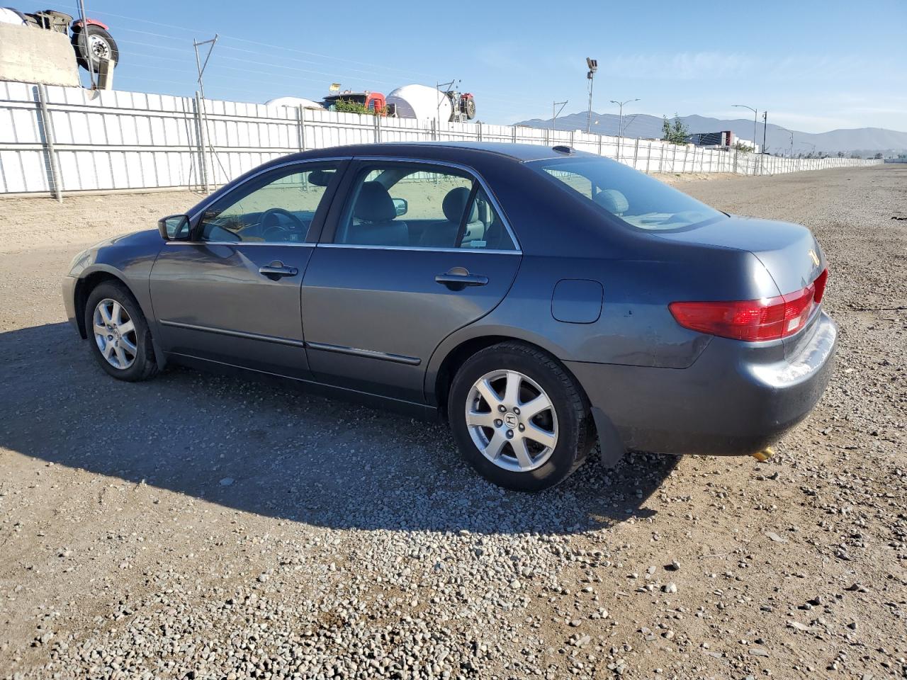 Изображение 2 2005 HONDA ACCORD EX 2005 с VIN 1HGCM66545A052578