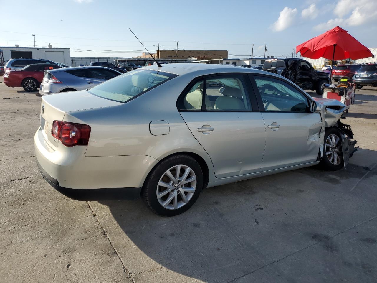 Image 3 of 2010 VOLKSWAGEN JETTA SE 2010 with VIN 3VWRZ7AJ2AM161524