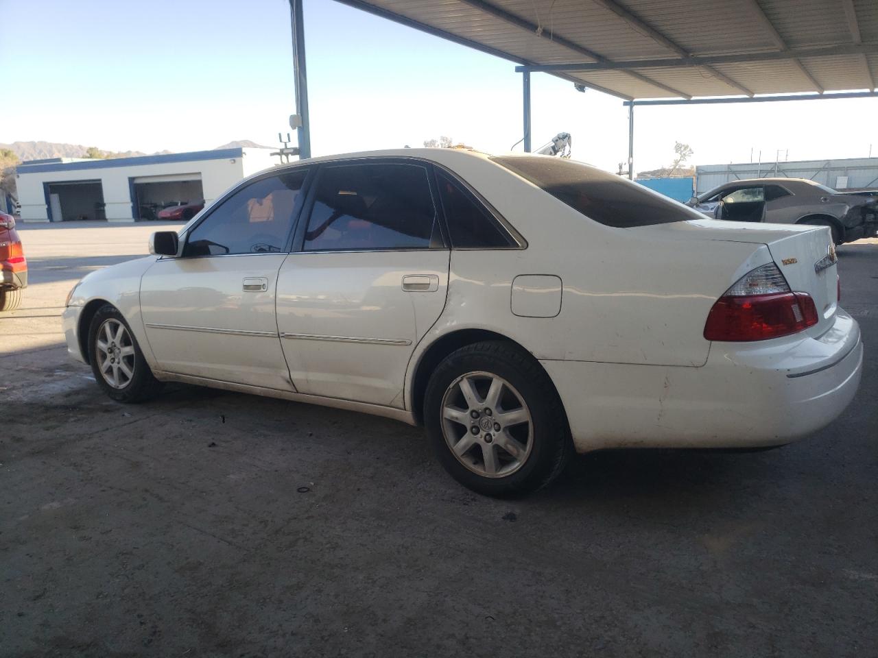Image 2 of 2003 TOYOTA AVALON XL 2003 with VIN 4T1BF28B73U337055