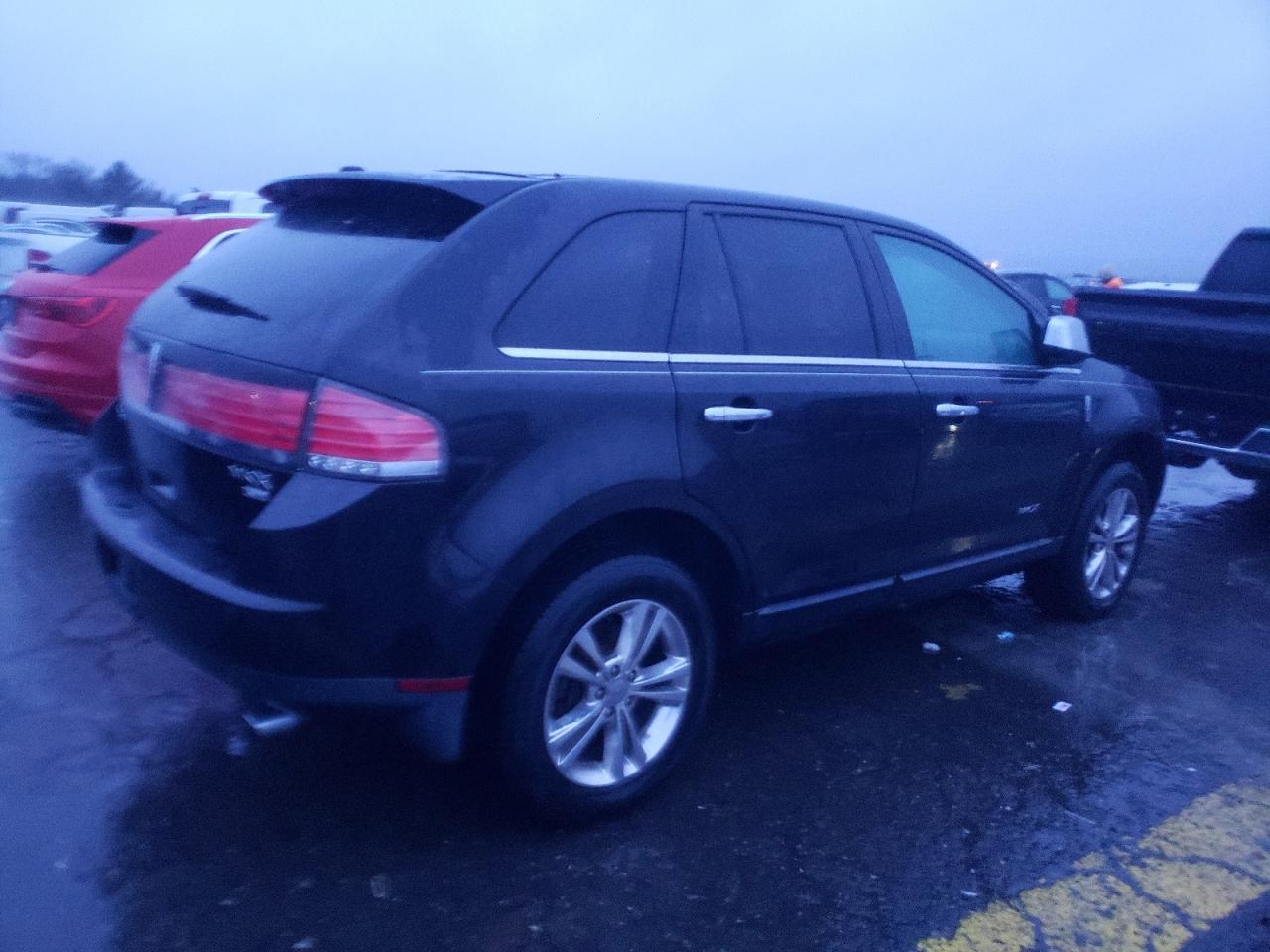 Image 3 of 2010 LINCOLN MKX  2010 with VIN 2LMDJ8JC4ABJ32961