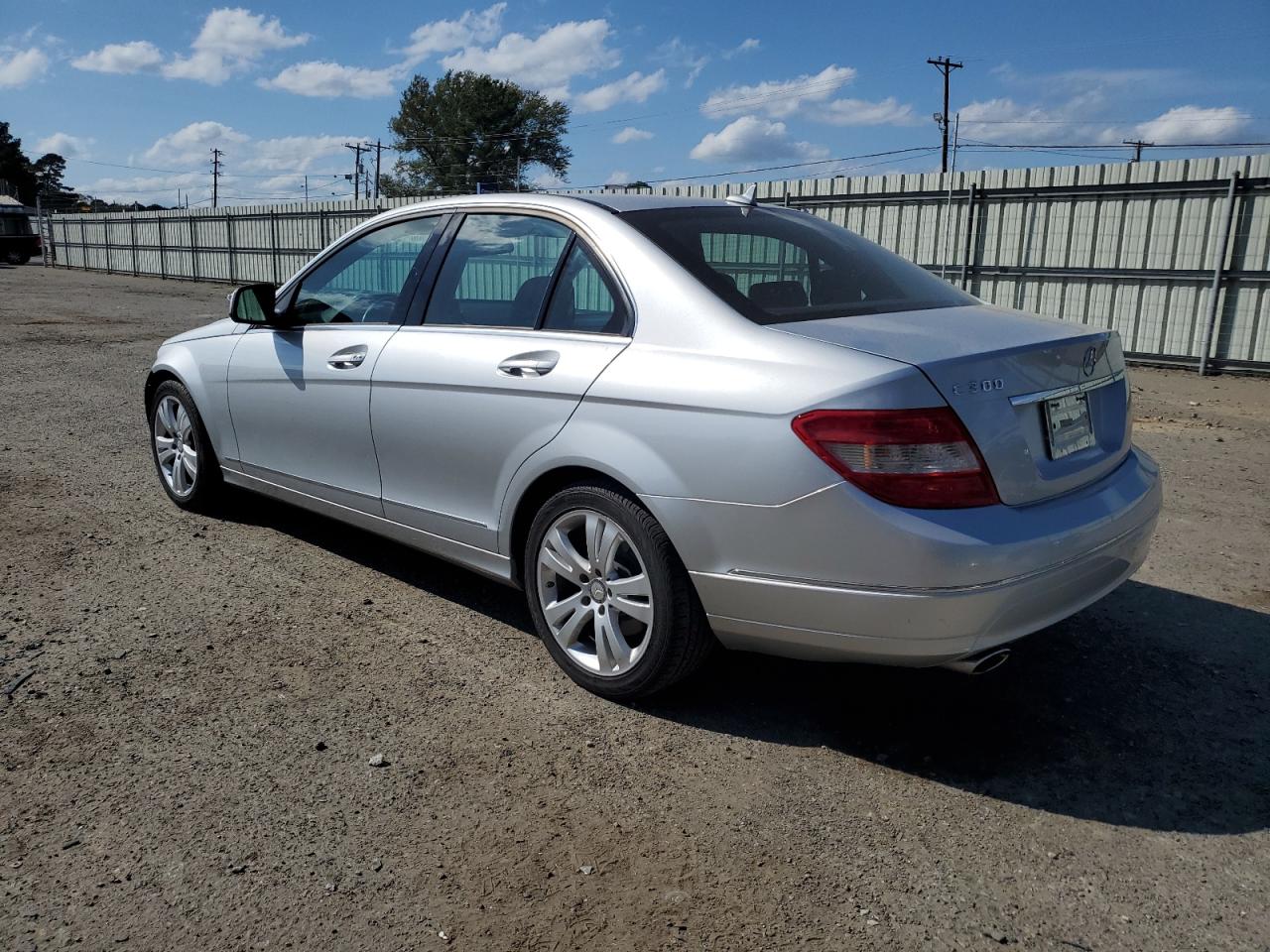 Image 2 of 2008 MERCEDES-BENZ C 300 2008 with VIN WDDGF54X68R040288