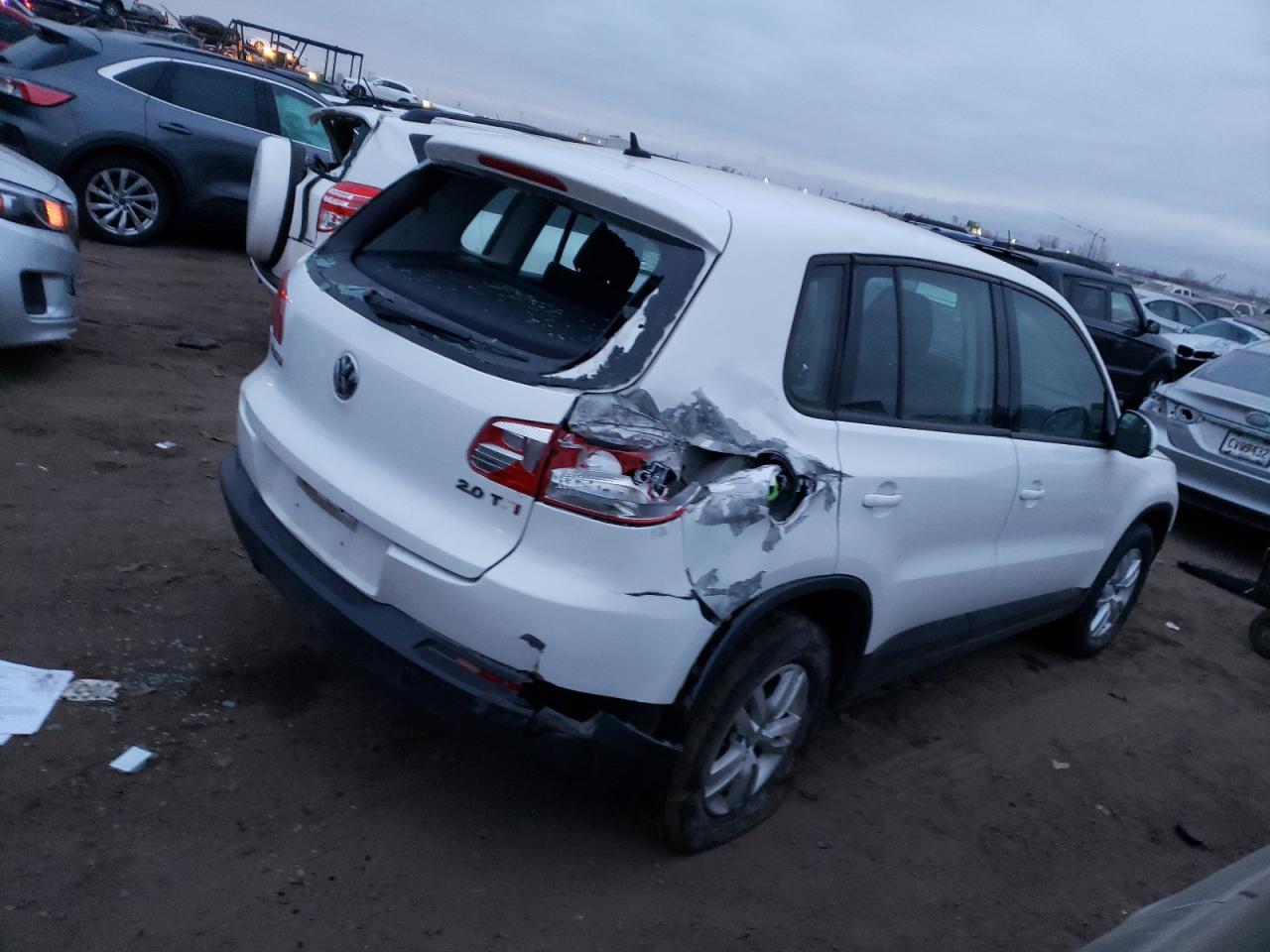 Image 3 of 2014 VOLKSWAGEN TIGUAN S 2014 with VIN WVGAV3AX4EW529082