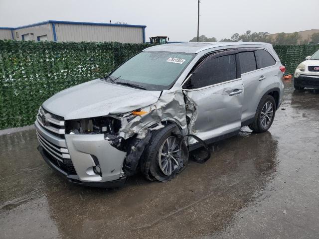 Image 1 of 2019 TOYOTA HIGHLANDER SE 2019 with VIN 5TDKZRFHXKS571849