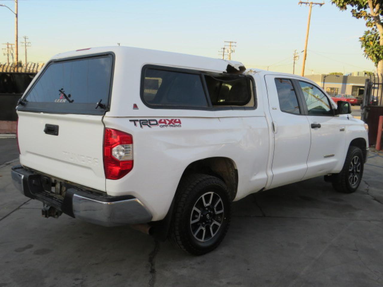 Image 3 of 2017 TOYOTA TUNDRA DOUBLE CAB SR/SR5 2017 with VIN 5TFUY5F14HX586907