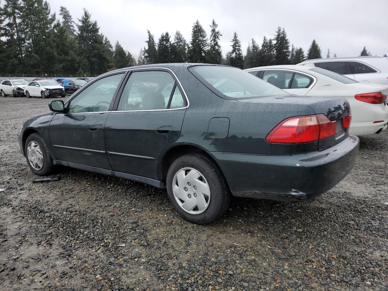 Image 2 of 2000 HONDA ACCORD LX 2000 with VIN 1HGCG1640YA054379