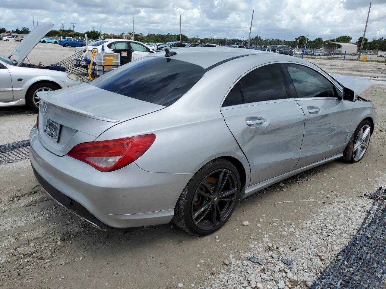 Image 3 of 2018 MERCEDES-BENZ CLA 250 2018 with VIN WDDSJ4EB0JN608165