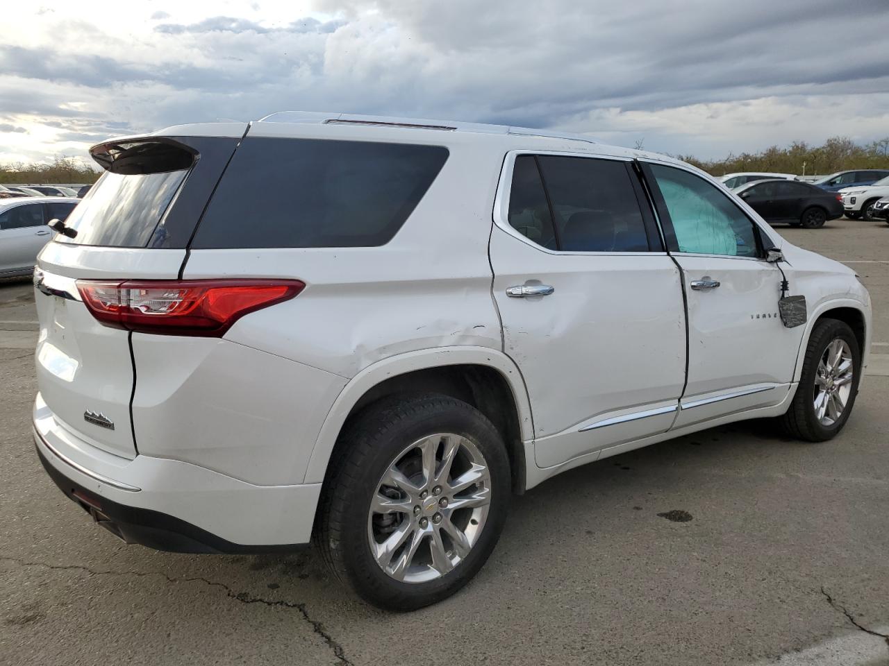 Obraz 3 z 2020 CHEVROLET TRAVERSE HIGH COUNTRY 2020 z VIN 1GNEVNKW0LJ287738