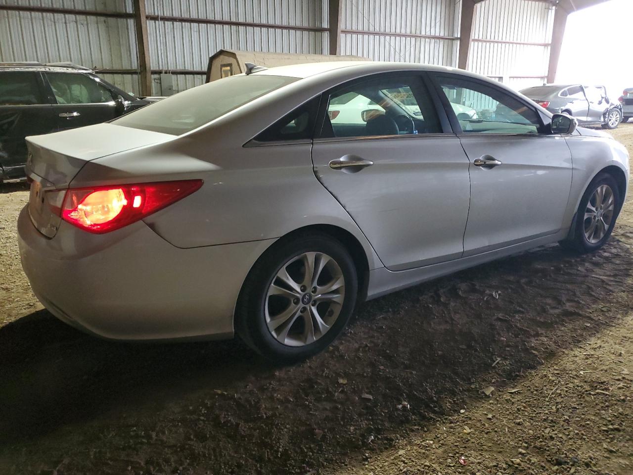 Image 3 of 2013 HYUNDAI SONATA SE 2013 with VIN 5NPEC4AC5DH635723