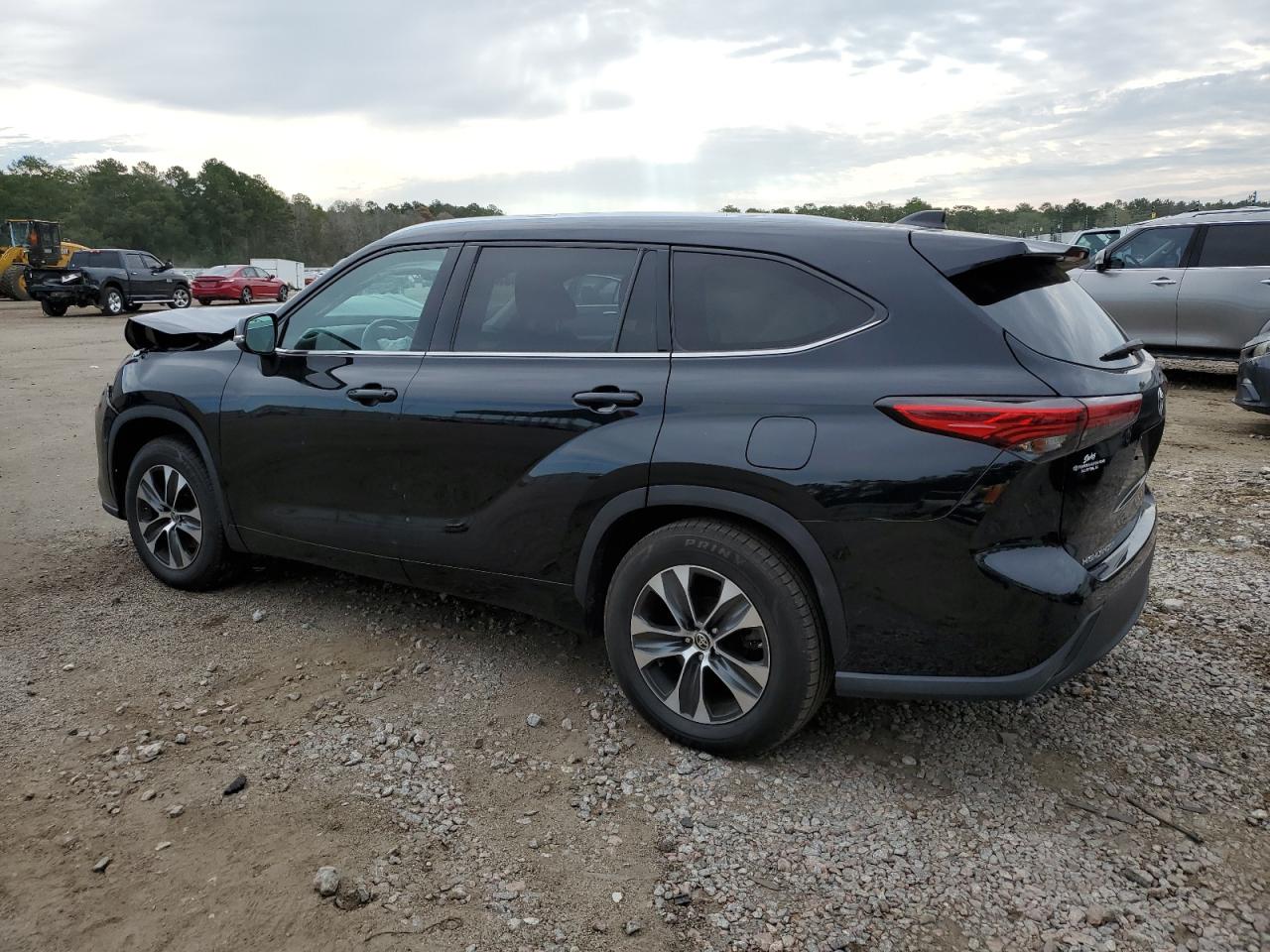 Изображение 2 2020 TOYOTA HIGHLANDER XLE 2020 с VIN 5TDGZRAH9LS501743