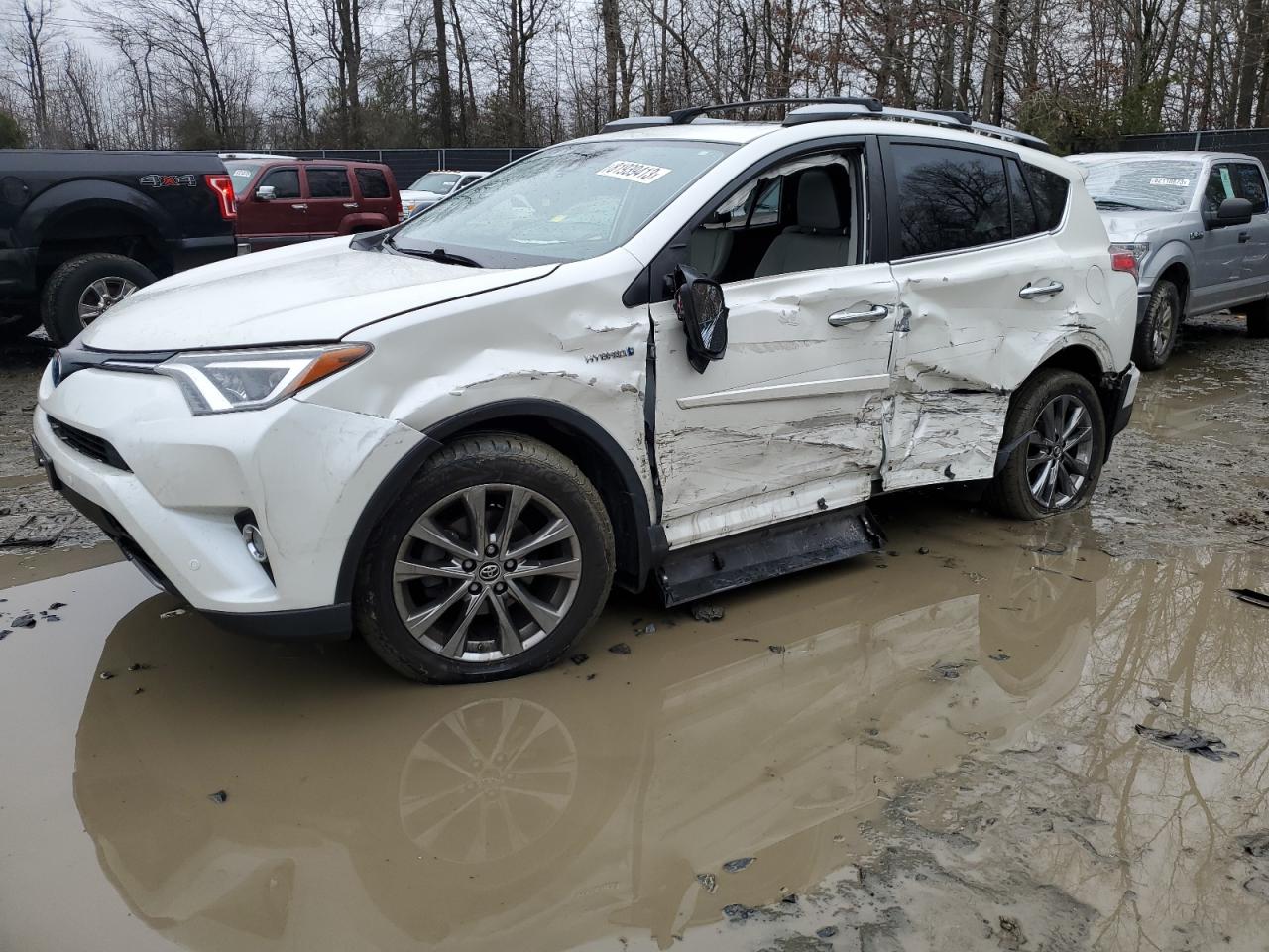 Изображение 1 2017 TOYOTA RAV4 HV LIMITED 2017 с VIN JTMDJREV0HD151772