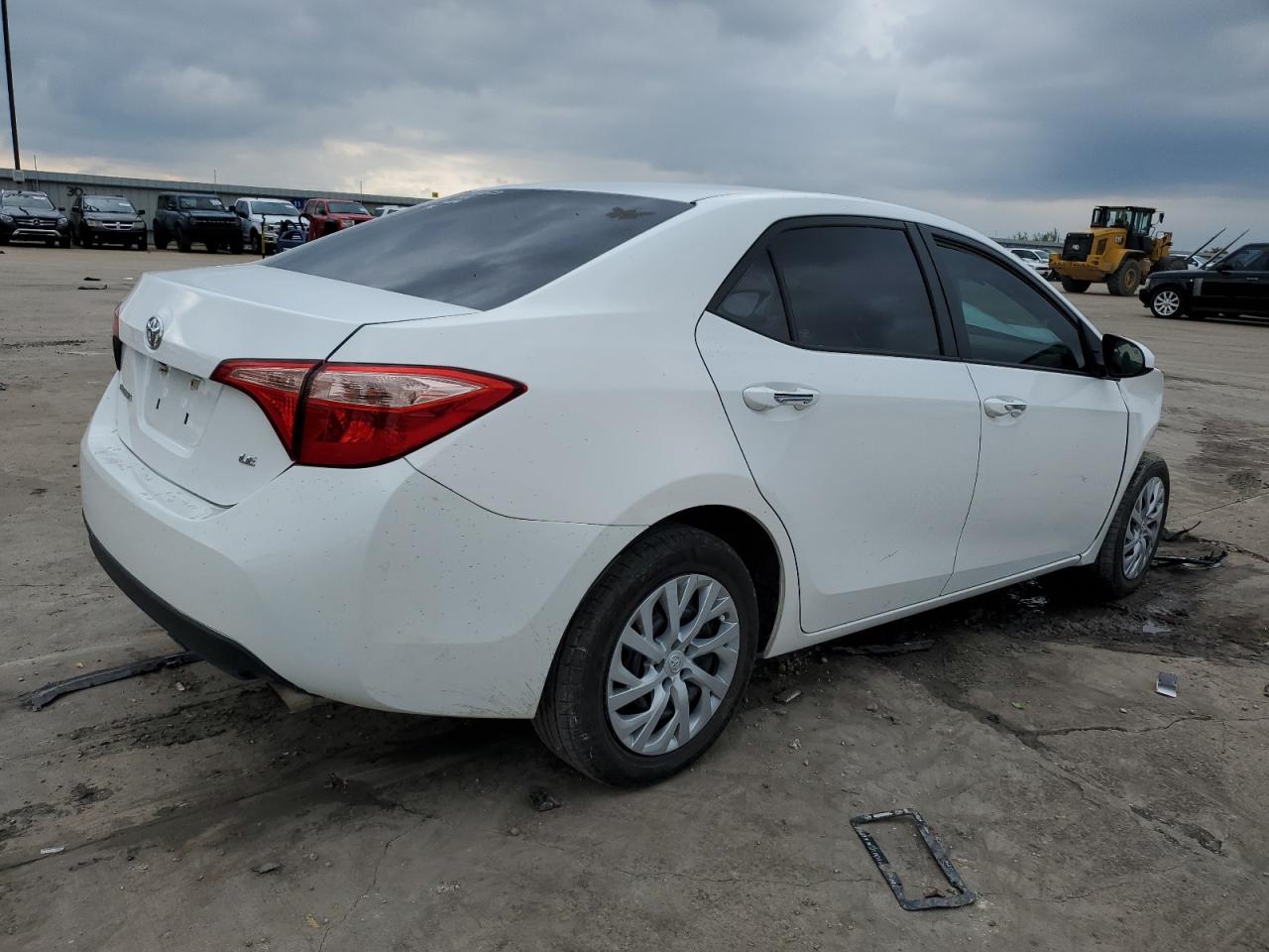 Image 3 of 2018 TOYOTA COROLLA L 2018 with VIN 5YFBURHE2JP832044