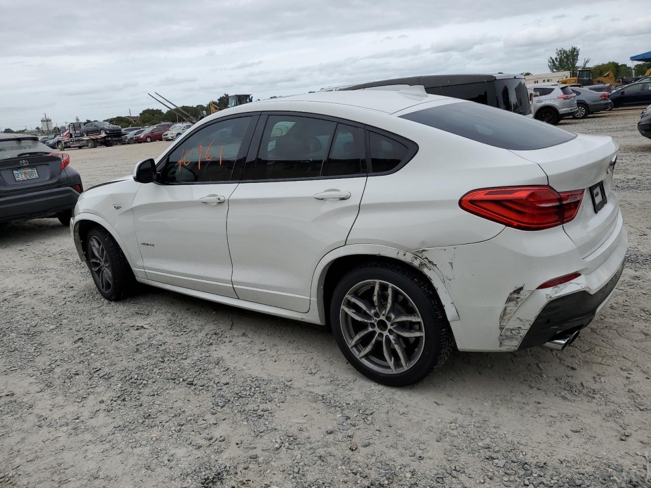 Image 2 of 2018 BMW X4 XDRIVE28I 2018 with VIN 5UXXW3C55J0T81852