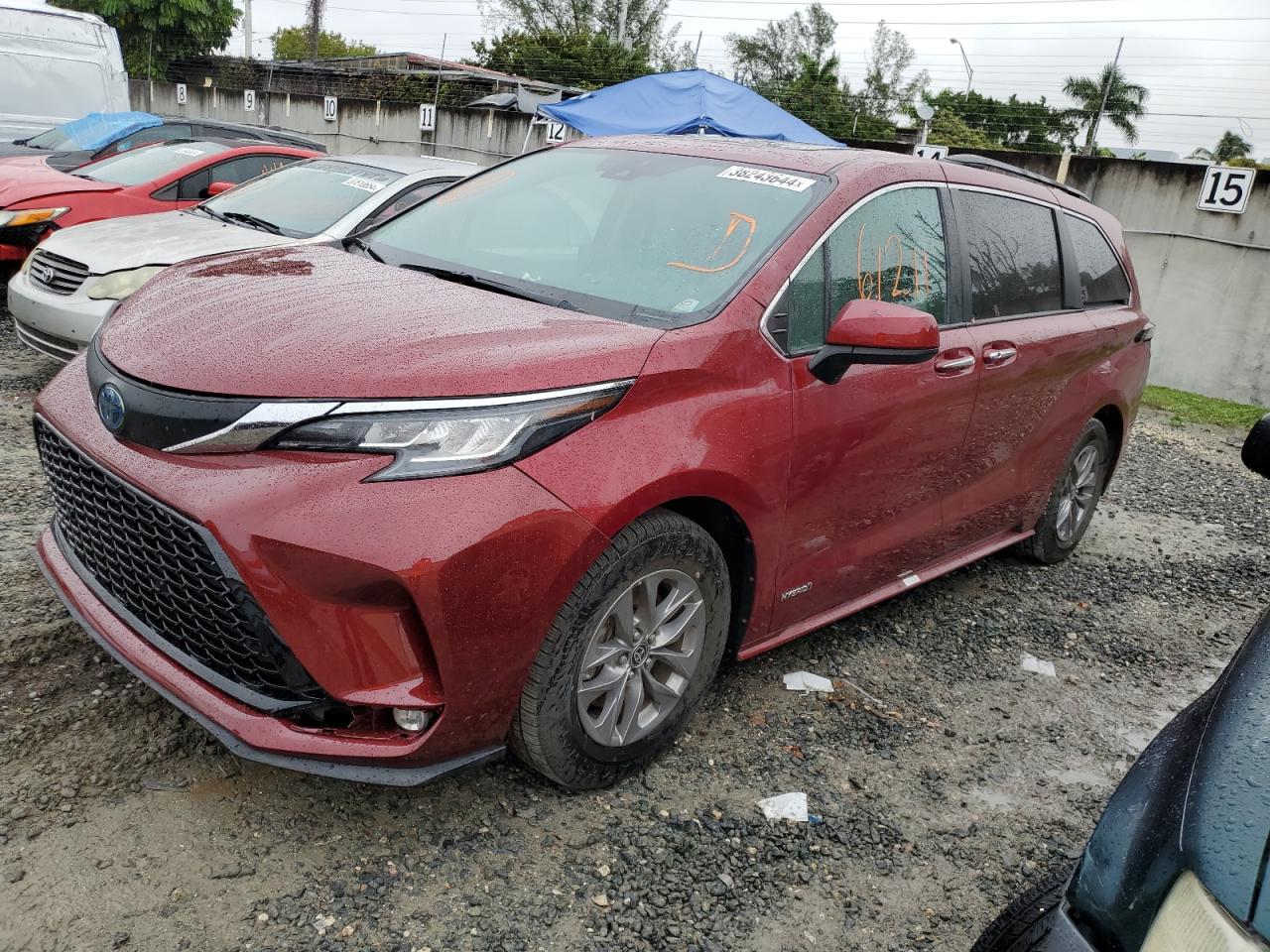Изображение 2021 TOYOTA SIENNA XLE 2021