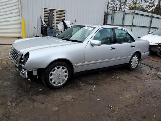 Obraz 1 z 1998 MERCEDES-BENZ E 320 1998 z VIN WDBJF65F9WA614386