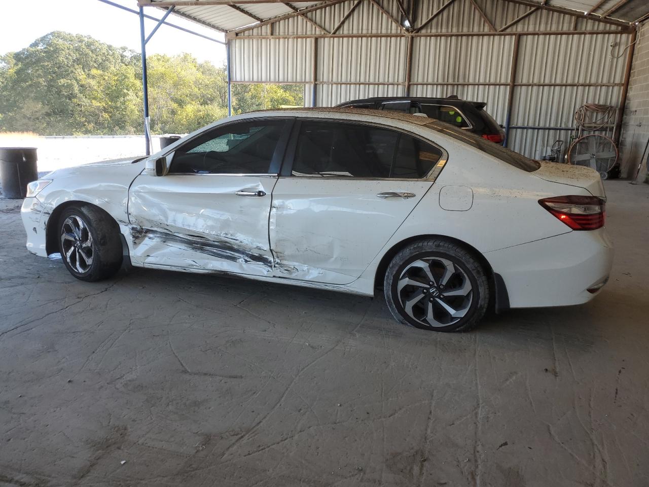 Image 2 of 2017 HONDA ACCORD EXL 2017 with VIN 1HGCR2F98HA034926