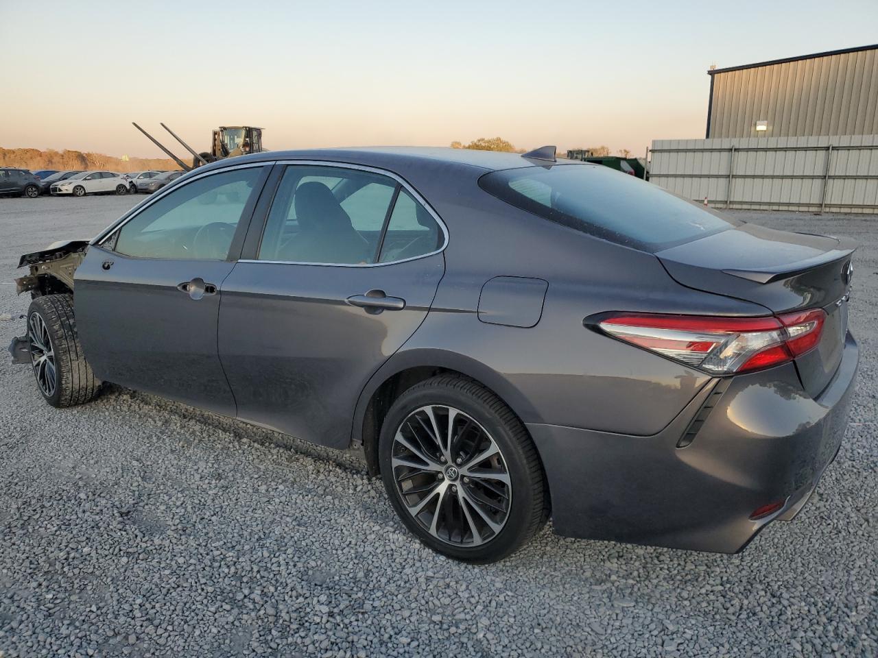 Изображение 2 2019 TOYOTA CAMRY L 2019 с VIN 4T1B11HK1KU255961